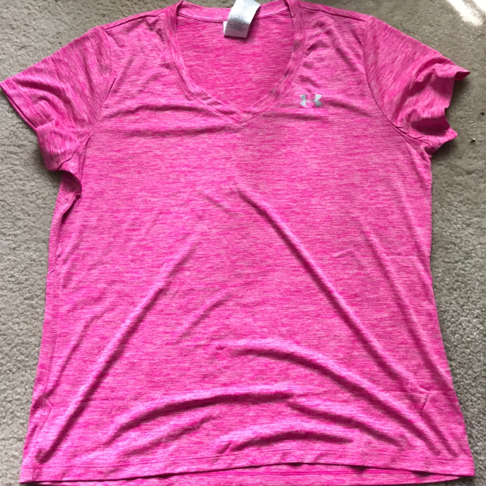 UA v-neck